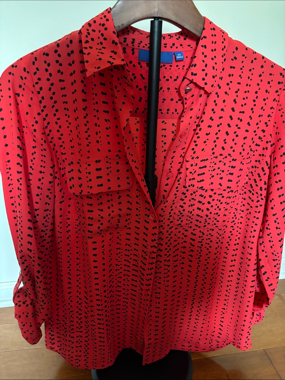 Apt 9 Red Black Print Top Adjustable Sleeve Button Down Blouse Size XS Women’s